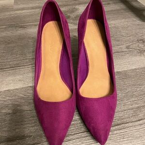 BAMBOO Women's Fuchsia Suede Heels